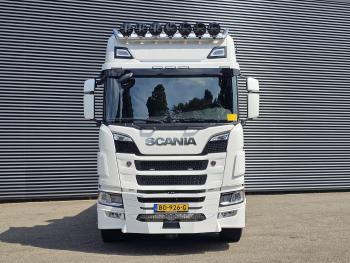 Scania R590 V8 8x2 / HMF 9520 CRANE - JIB - WINCH / TRACTOR